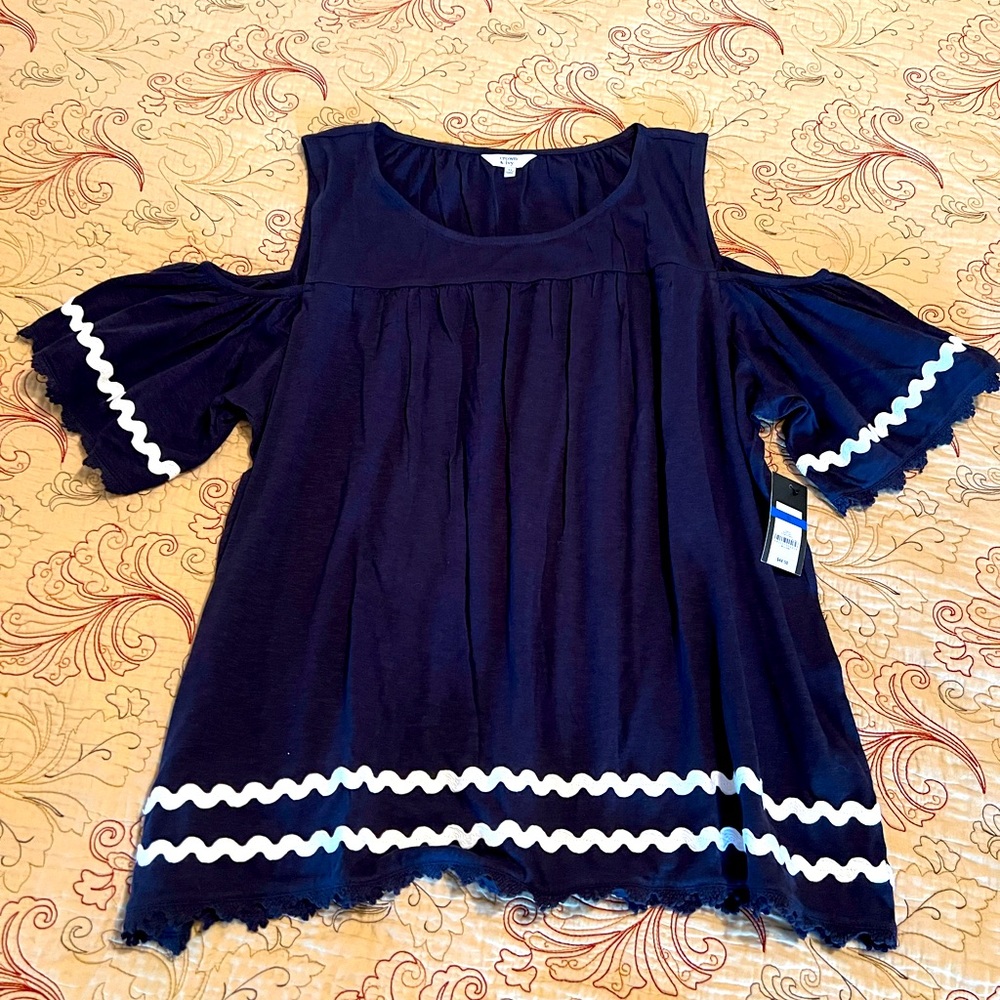 Crown and Ivy Novel Navy Cold Shoulder Top